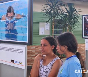 Alunos do ensino fundamental do CEF Nossa Senhora de Fátima em Planaltina participam da exposição itinerante Caravana Vemcedores.