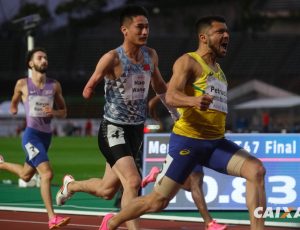 O paraibano Petrúcio Ferreira conquista sua quarta medalha de ouro nos 100m da classe T47 em Mundiais de atletismo. O Brasil fecha o primeiro dia de competição com 4 ouros.